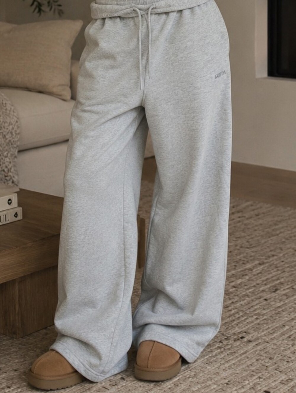 Aritzia Cozy Sweatfleece Mega Baggy Fold Sweatpants XS Lounge Wide Leg Comfort
